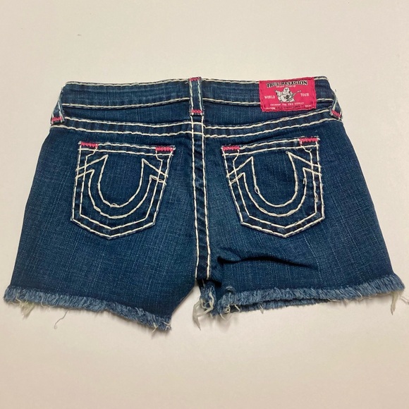 Girl’s True Religion shorts - Picture 1 of 9